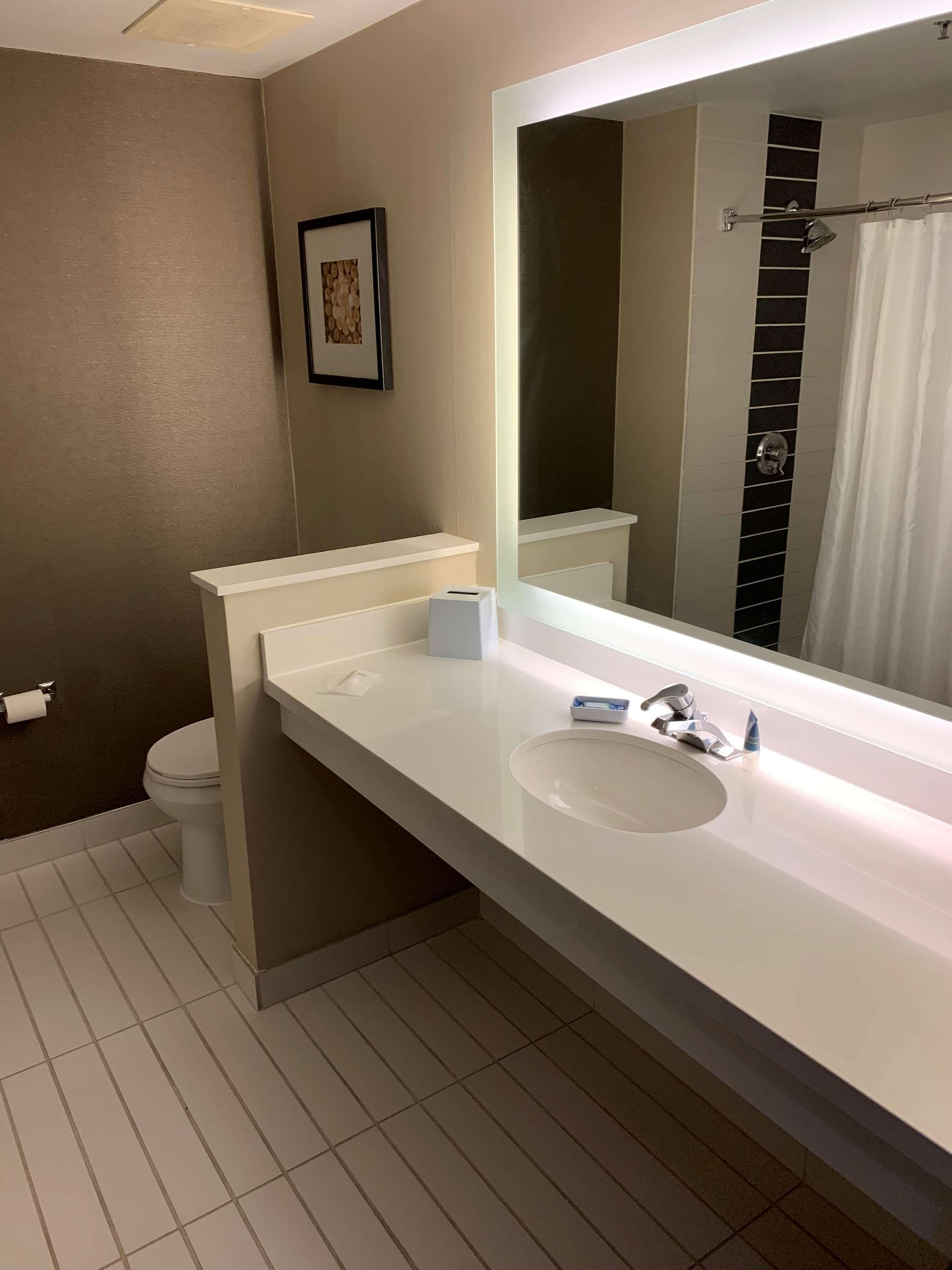 Doubletree By Hilton Las Vegas East Flamingo Buitenkant foto