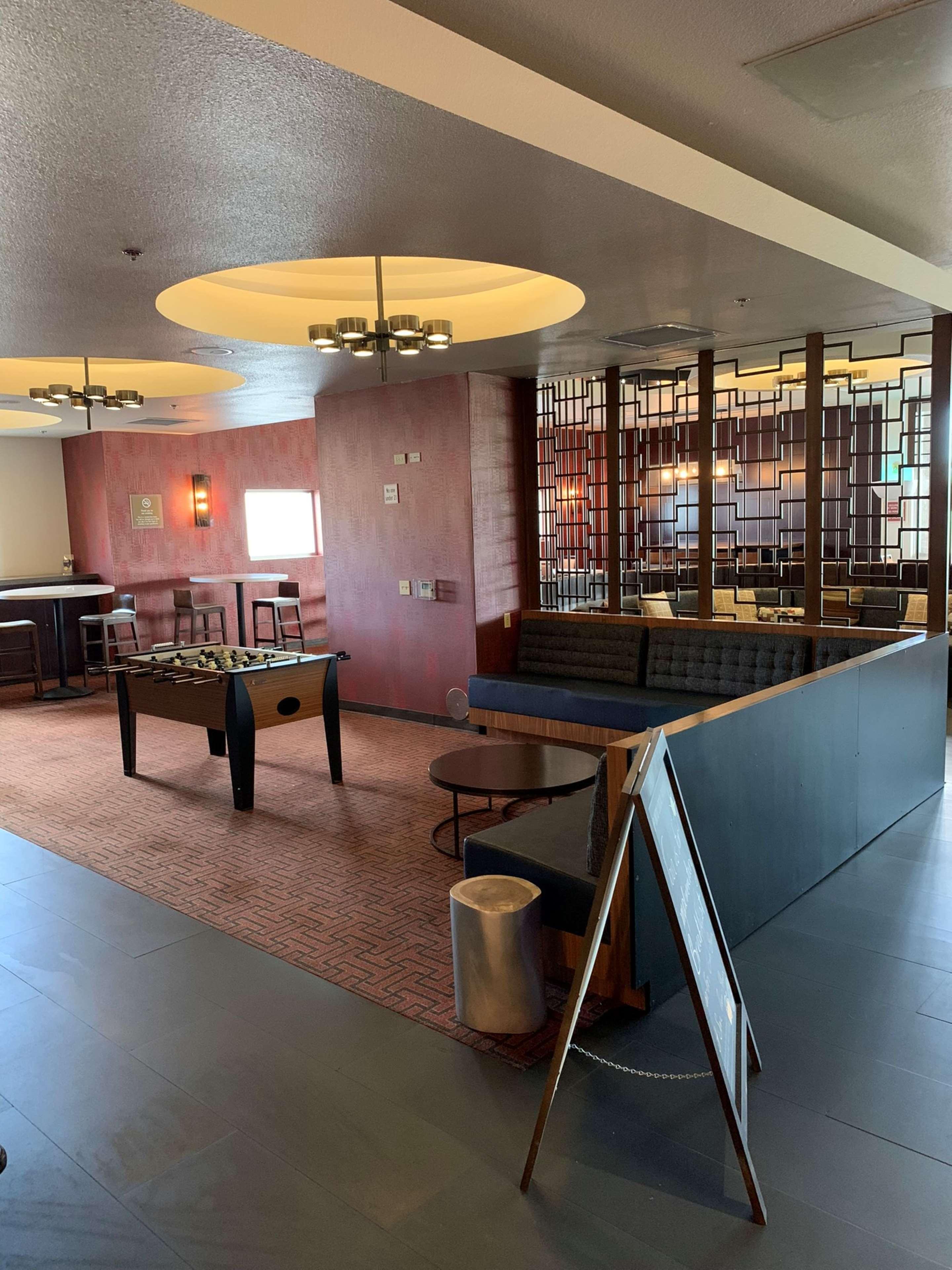 Doubletree By Hilton Las Vegas East Flamingo Buitenkant foto
